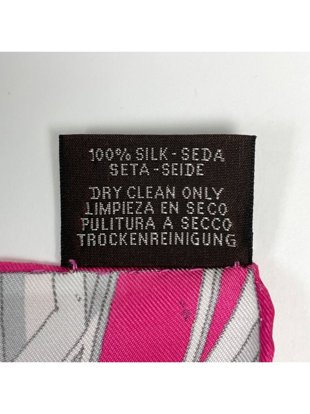 Hermes Carre 90 le Grand Prix AU Faubourg Scarf of Silk Pink Multicolor - Picture 3 of 6